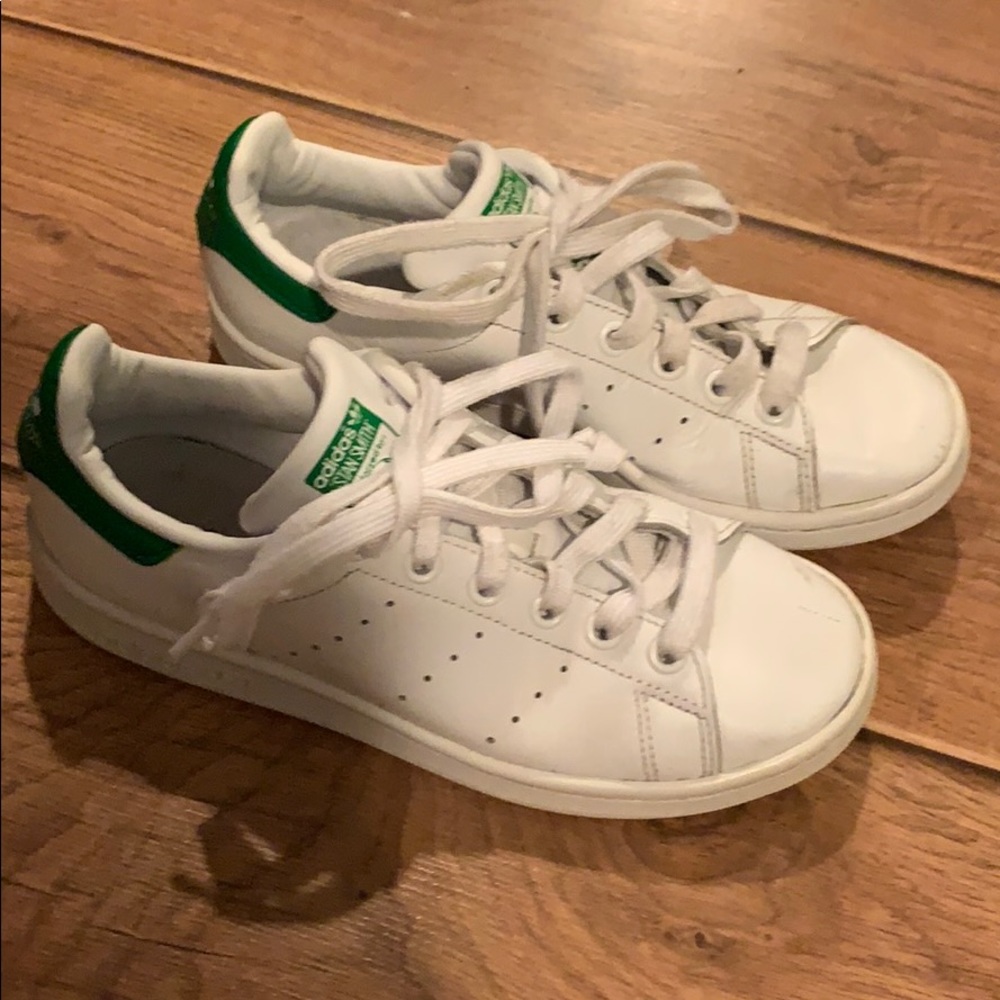 White Stan smiths green accents